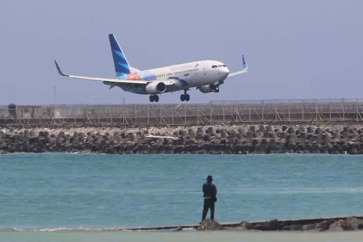 Penerbangan Tertunda Demi Keselamatan, Bandara Siaga Hadapi Erupsi Lewotobi