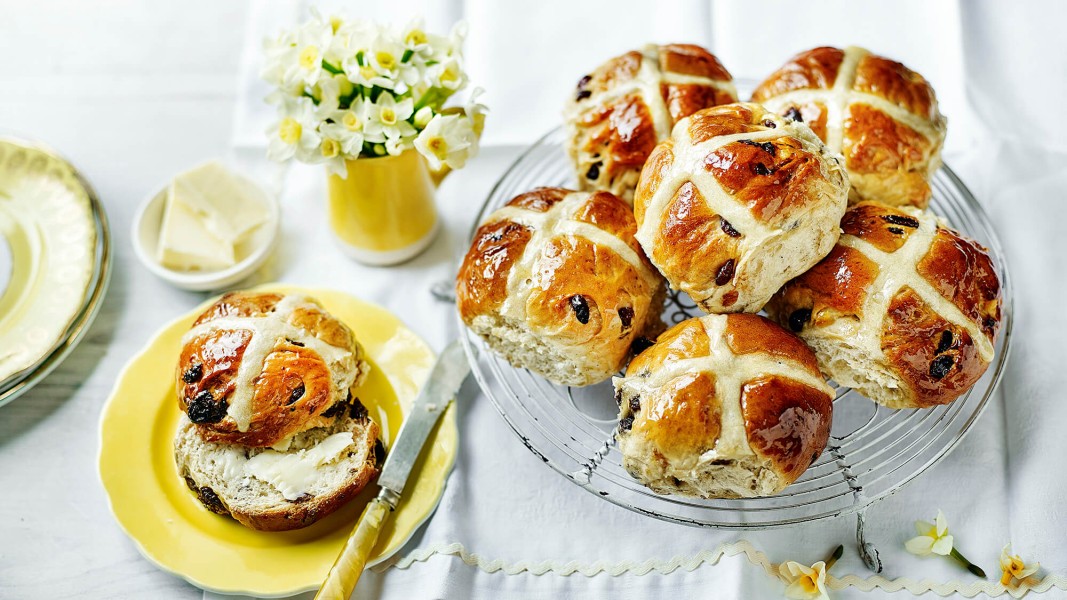 Kuliner Surabaya 2025: Expat. Roasters Hadirkan Hot Cross Buns Spesial dan Aktivitas Seru untuk Keluarga