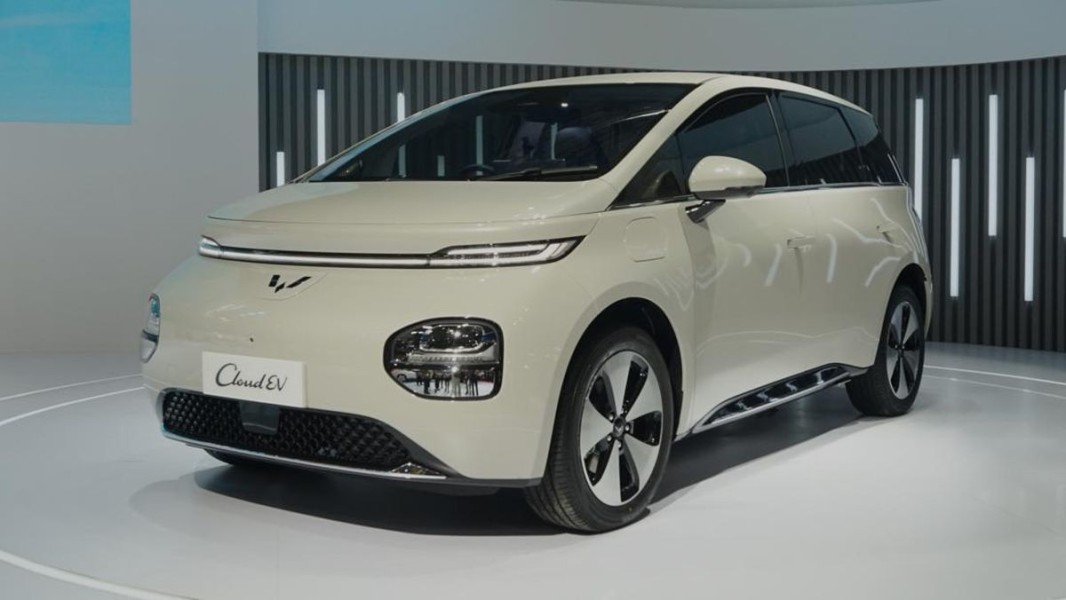 Mobil Listrik Wuling Edisi Terbaru, Cloud EV: Daya Jelajah 460 Km dengan Biaya Cas Rp86 Ribu Saja