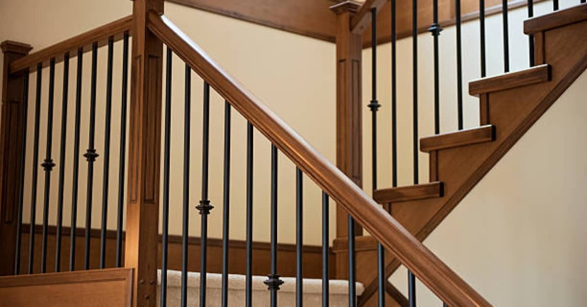 Rekomendasi Railing Tangga Minimalis Unik untuk Hunian