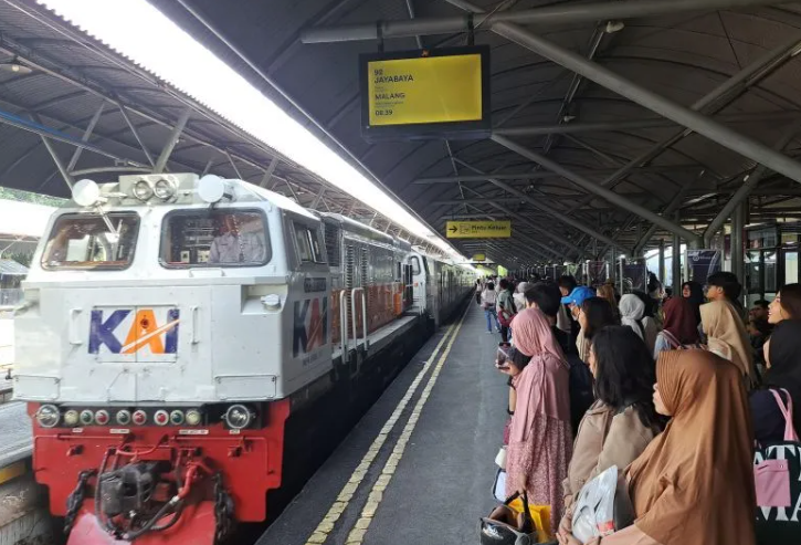 KAI Group Catatkan Peningkatan Penumpang Signifikan di Awal 2025, Fokus pada Keberlanjutan dan Layanan Ramah Lingkungan