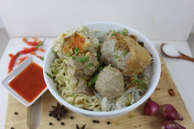 10 Warung Bakso Legendaris di Bali yang Wajib Dicoba Saat Liburan