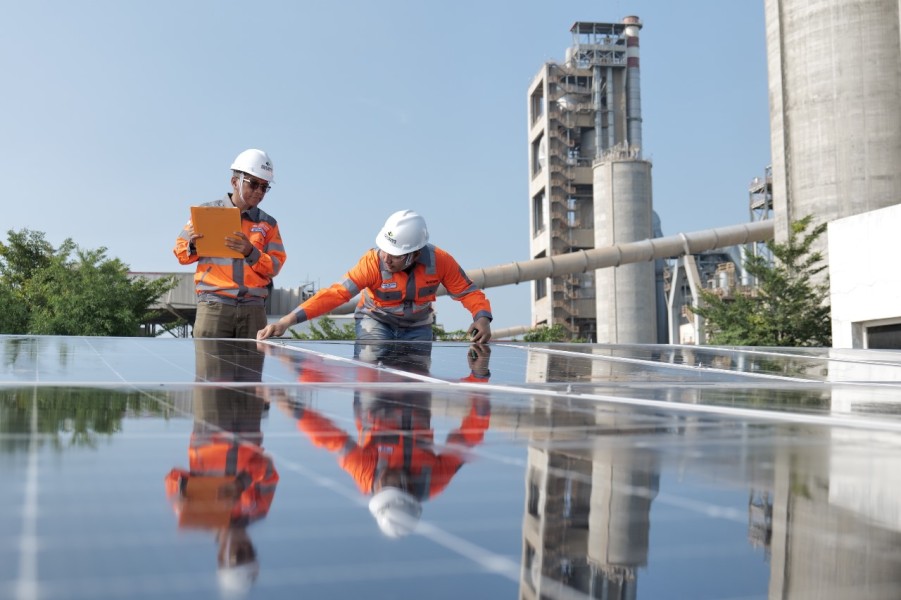 Semen Indonesia Andalkan Energi Surya untuk Efisiensi dan Kurangi Emisi