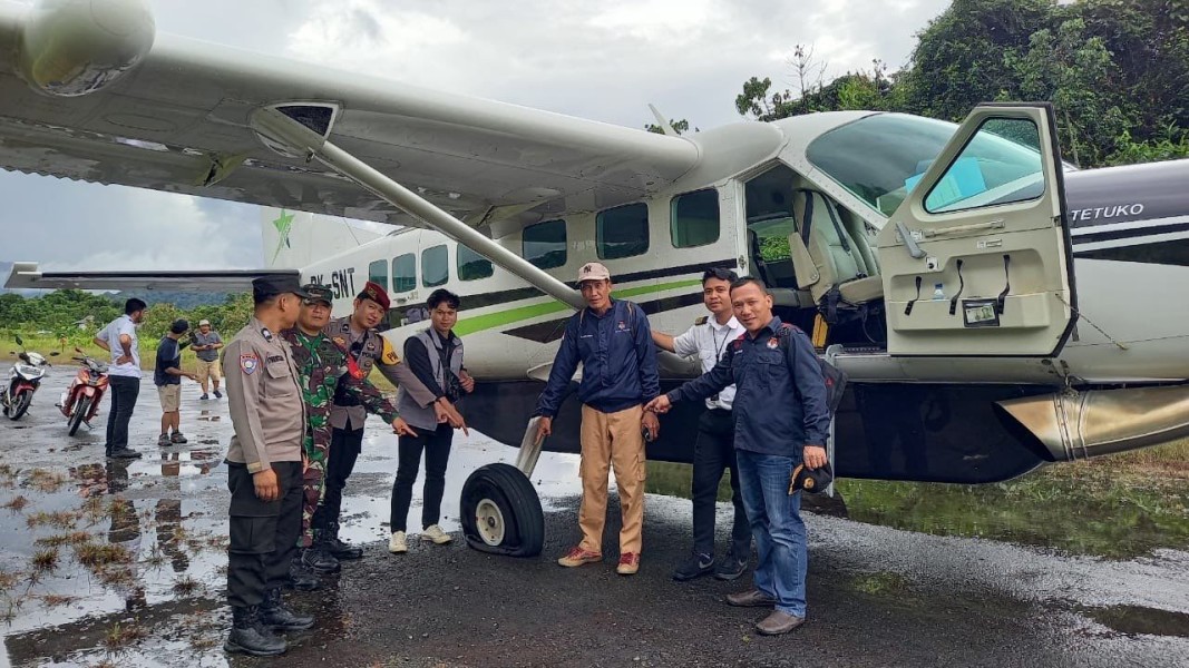 Insiden Ban Pesawat Pecah Tunda Pengembalian Logistik Pilkada Malinau