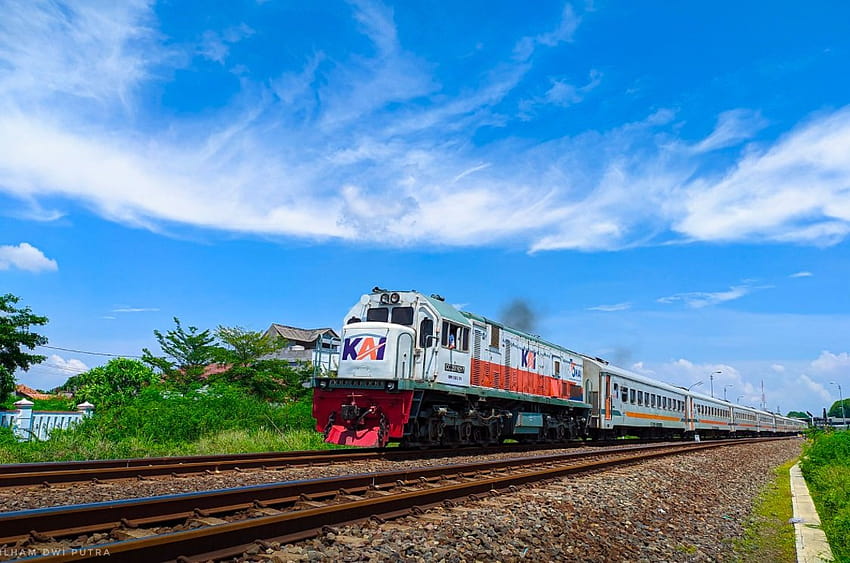 KAI Siapkan 980.000 Kursi dan 2.441 Perjalanan untuk Mengantisipasi Libur Panjang Waisak 2025