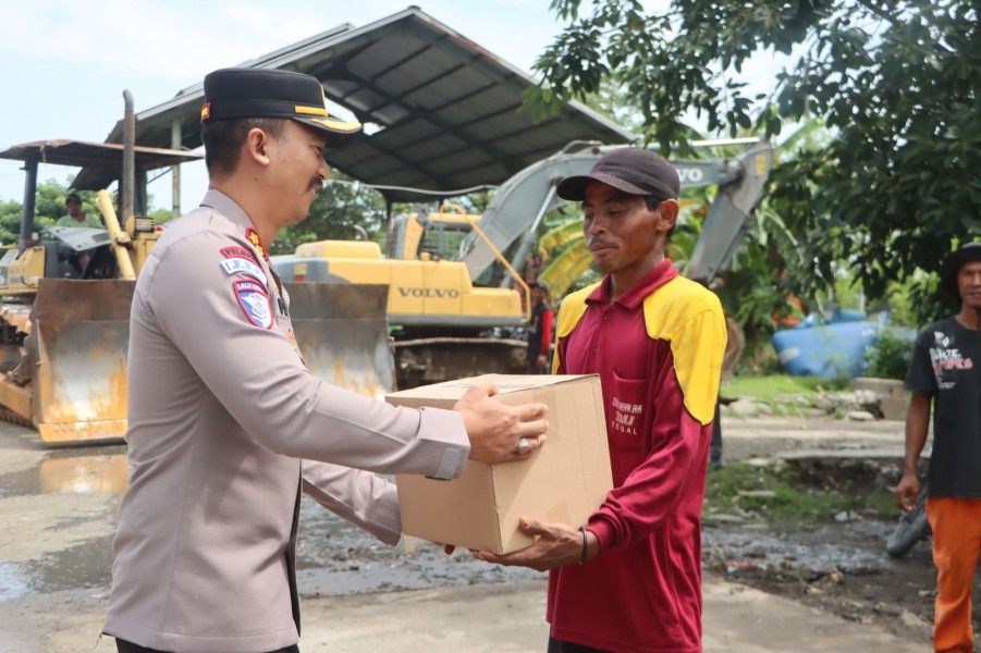 Landen Marbun Apresiasi Polda Sumut atas Bantuan 5.000 Paket Sembako di Paskah Nasional 2025