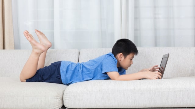 Cara Simpel Cegah Anak Kecanduan Gadget Sejak Dini