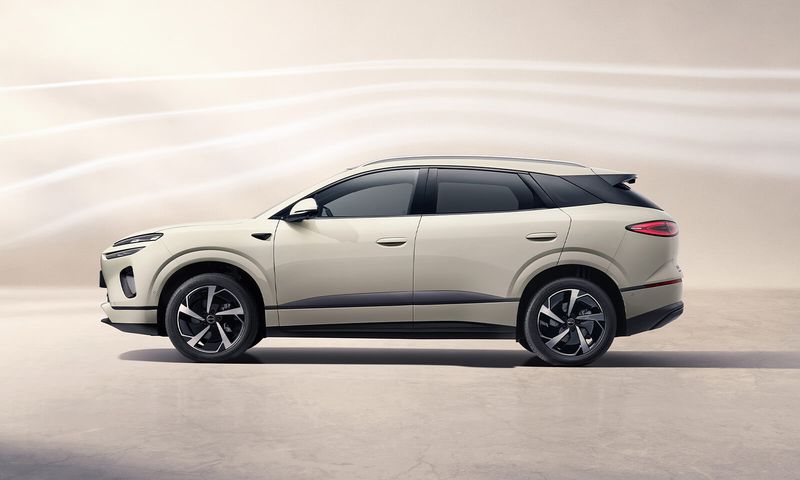 BYD Luncurkan Sealion 06, Pilihan EV dan Hybrid