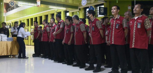 KAI Services Selenggarakan Program Buka Bersama 1.000 Porter di 8 Stasiun selama Ramadan