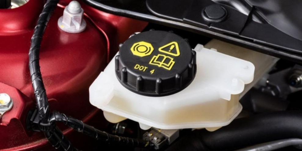 Daftar Jenis dan Harga Minyak Rem Mobil 2025