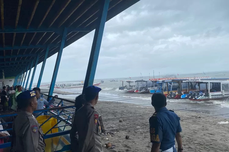 Penyeberangan ke Gili di Lombok Utara Ditutup Sementara Akibat Cuaca Ekstrem
