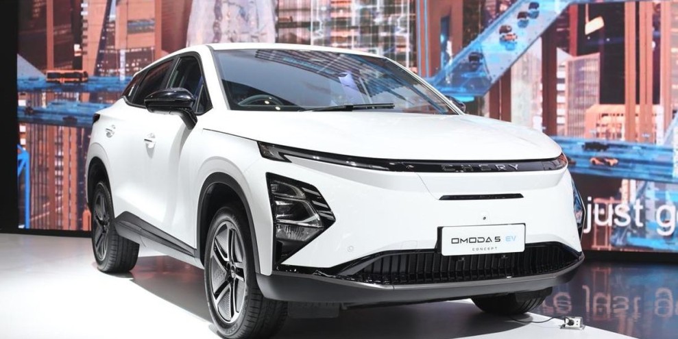 Harga Mobil Listrik Naik, Konsumen Siap Menyesuaikan Strategi Pembelian