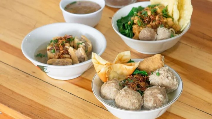 Rekomendasi 5 Destinasi Tempat Menikmati Bakso di Makassar