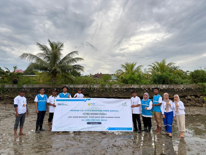 Cegah Abrasi di Pesisir Sultra, PLTMG Baubau Tanam 550 Bibit Mangrove