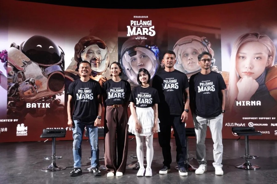 Instalasi Balon Raksasa Sambut Film Pelangi di Mars di SCBD Jakarta Jelang Tayang