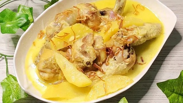 Tips Memasak Opor Ayam Lebaran Santan Tidak Pecah