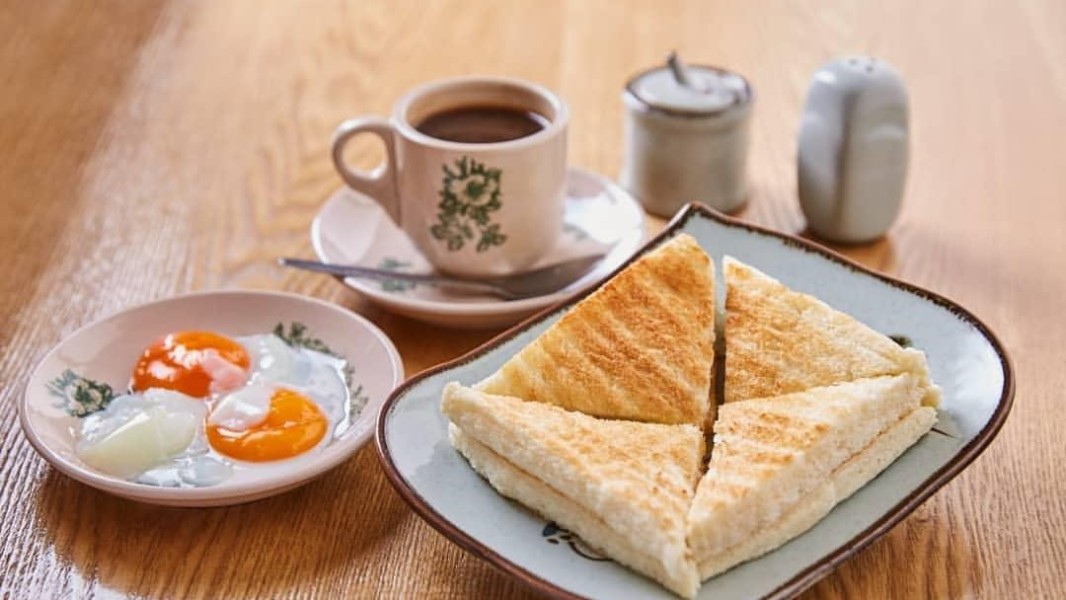 9 Rekomendasi Sarapan Kopitiam Jakarta, Nikmati Pagi Penuh Nostalgia