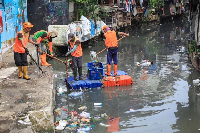 Kementerian PU Edukasi Masyarakat Agar Sungai Tidak Dijadikan Toilet