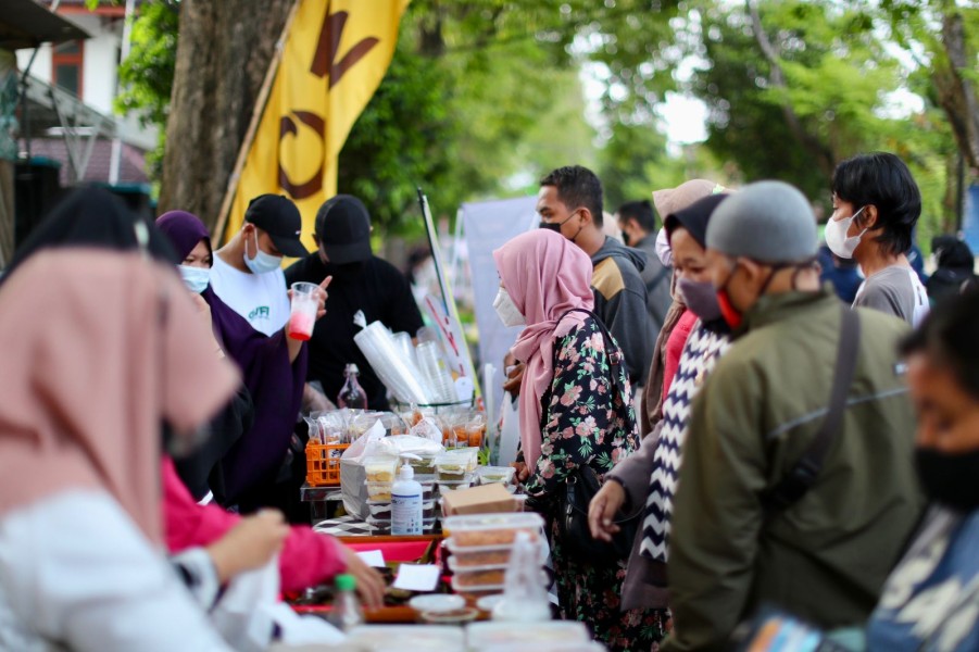 Festival Ngerandu Buko: Upaya Banyuwangi Gerakkan Ekonomi Warga Melalui Pasar Takjil Ramadan