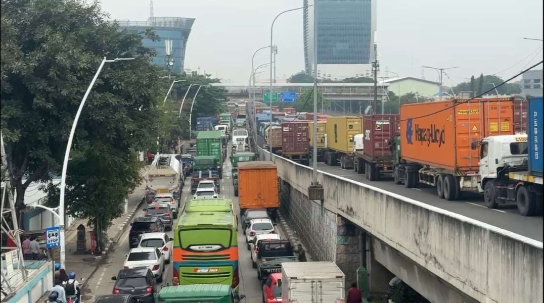 Transportasi RI Hadapi Biaya Logistik Tinggi