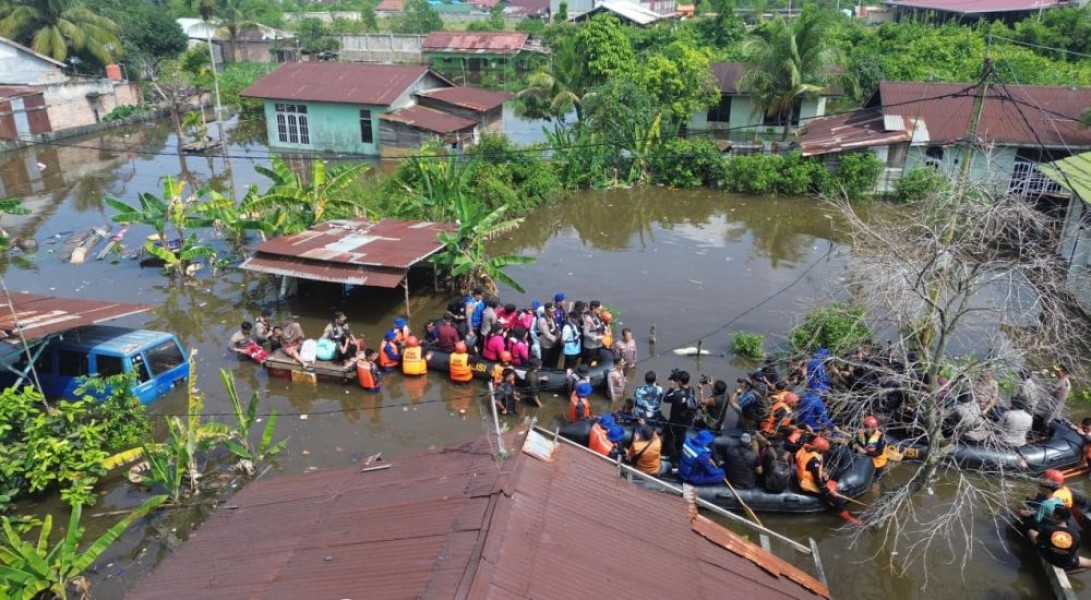Banjir di Pekanbaru: 28 Ribu Jiwa Terdampak, Logistik dan Bantuan Terus Ditingkatkan