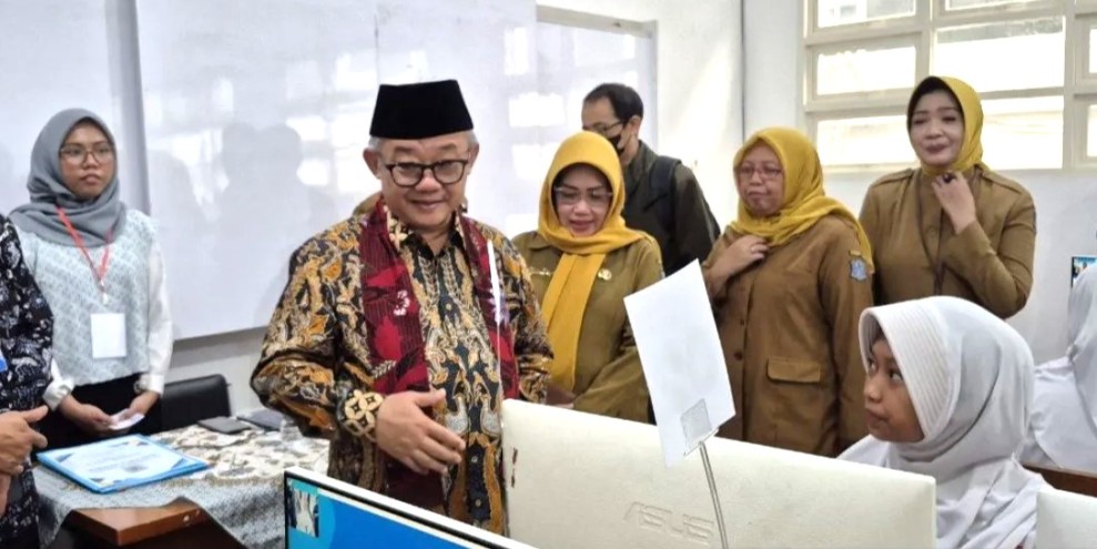 Mendikdasmen Nilai TKA SMP Hari Kedua Surabaya Berjalan Lancar