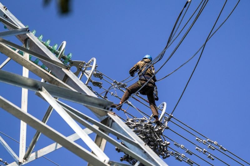 Interkoneksi Listrik China-Laos 500 kV Resmi Terhubung Secara Fisik