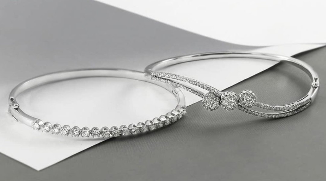 Rekomendasi 9 Gelang Emas Putih Minimalis, Inspirasi Aksesori Modern yang Elegan dan Fleksibel