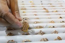 Update Harga Emas Perhiasan Hari Ini Stabil Dinamis Cek Raja Emas