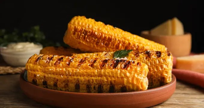 6 Resep Jagung Bakar Mentega Pedas Manis untuk Camilan Hangat