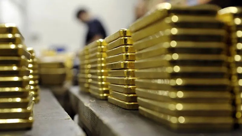 Investor Ambil Untung, Harga Emas Dunia Anjlok Tajam Investor Ambil Untung, Harga Emas Dunia Anjlok Tajam