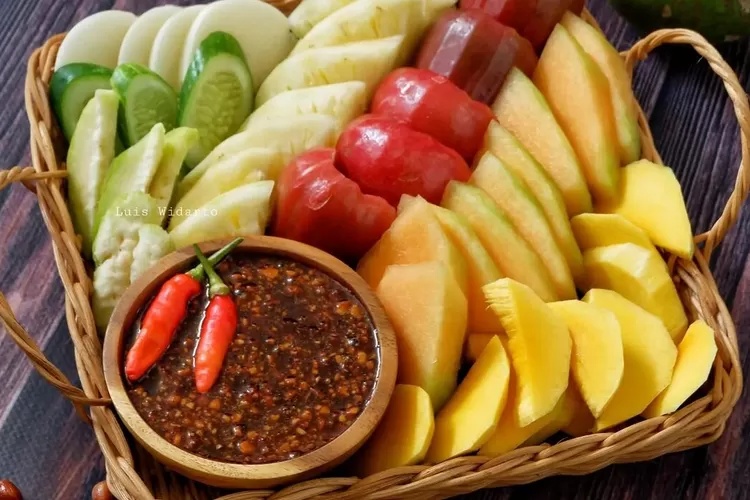 7 Resep Bumbu Rujak Buah Gula Merah Praktis