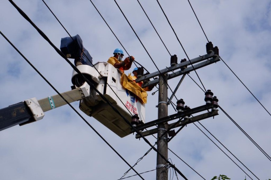 Konsumsi Listrik Rumah Tangga dan Industri Dorong Kenaikan PLN Konsumsi Listrik Rumah Tangga dan Industri Dorong Kenaikan PLN