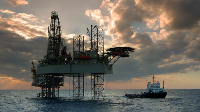 Ketatnya Pasar Bahan Bakar Dorong Kenaikan Harga Minyak Global