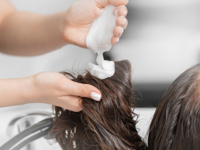 Rambut Terasa Lepek? Lima Kesalahan Menggunakan Conditioner yang Perlu Dihindari