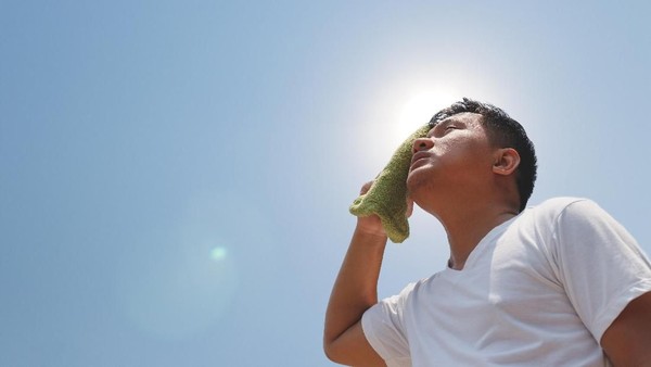 Waspadai Tanda Overheating Tubuh Akibat Cuaca Panas Ekstrem