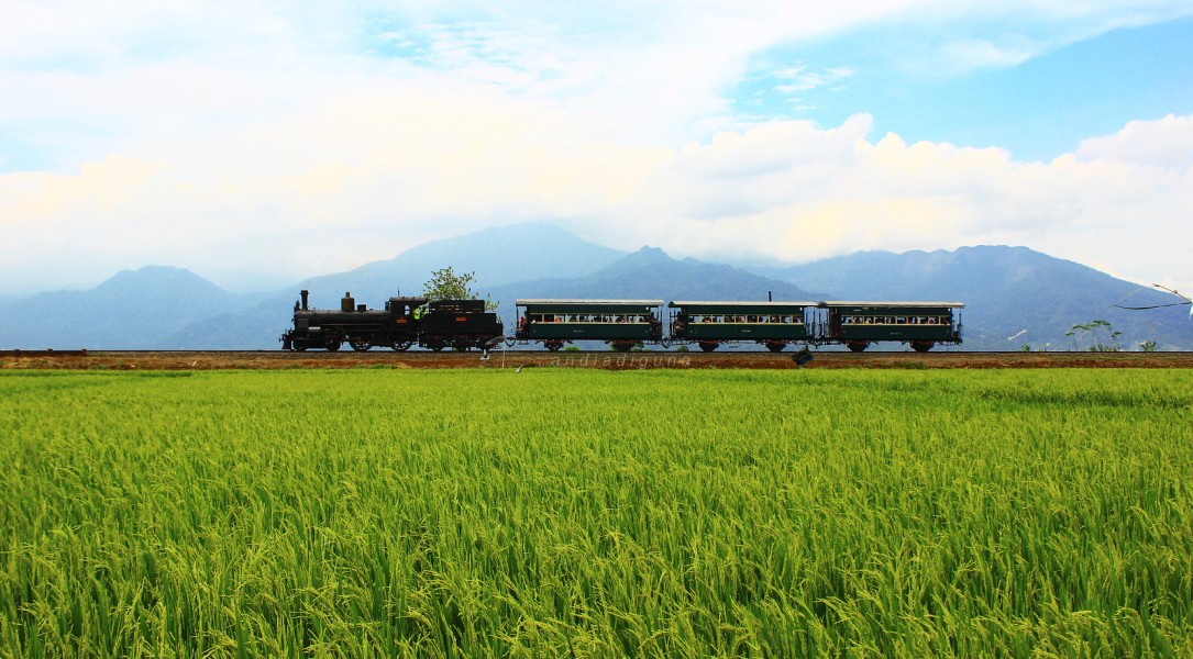 KAI Wisata Luncurkan KA Baru Klinthing: Wisata Kereta Uap Edukatif