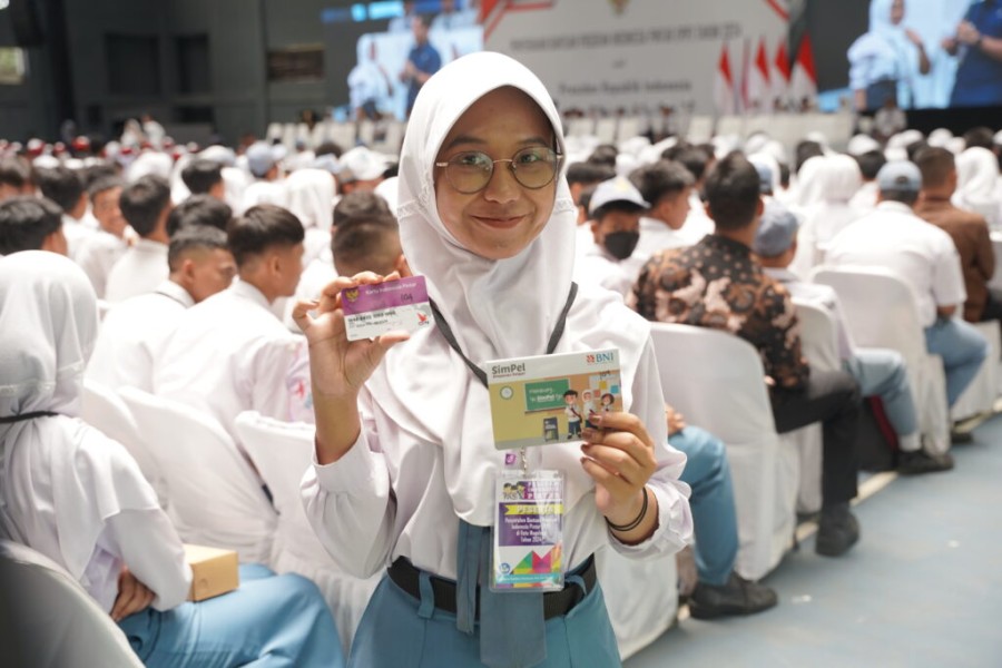 Bansos Program Indonesia Pintar 2025: Peserta Didik SMA hingga SMALB Dapat Rp1 Juta, Begini Cara Cek Penerimaannya