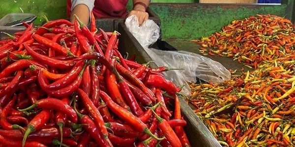 Harga Sembako Jawa Timur Hari Ini: Daging Naik Cabai Turun