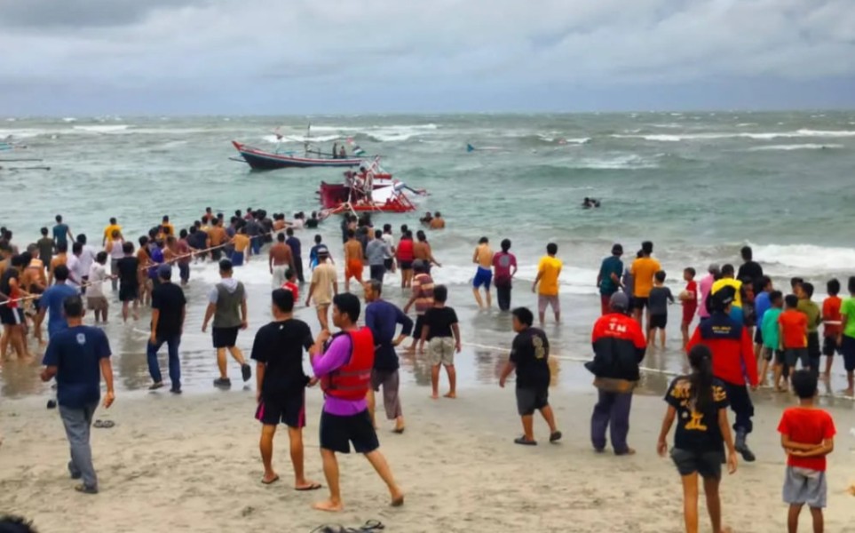 Kapal Wisata Tiga Putra Tenggelam di Perairan Pantai Malabero, Jasa Raharja Pastikan Santunan untuk Korban