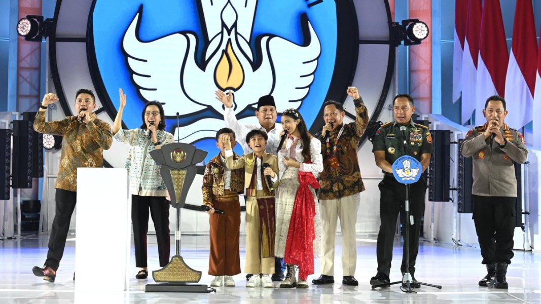 Peringati Hari Guru Nasional, Seskab Teddy Ajak Hormati Semua Pendidik