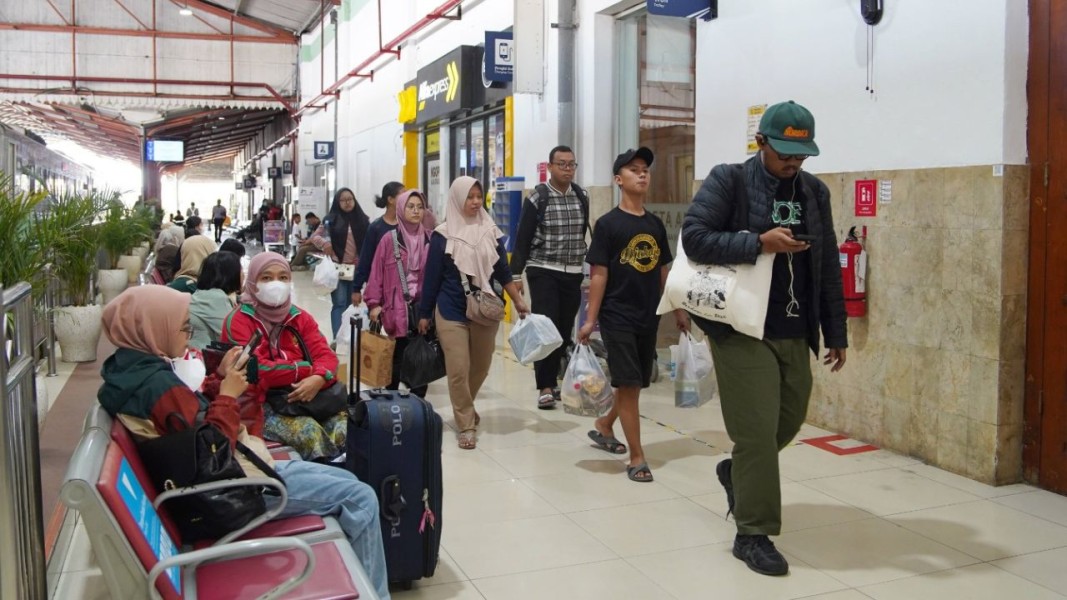Panduan Aman Membeli Tiket Kereta Api Lebaran 2025: Hindari Penipuan dan Nikmati Perjalanan Nyaman