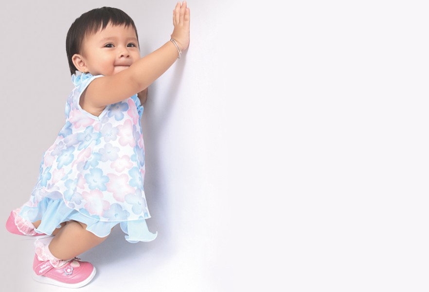 Perkembangan Anak pada Usia 1 Tahun dan Tanda-tandanya