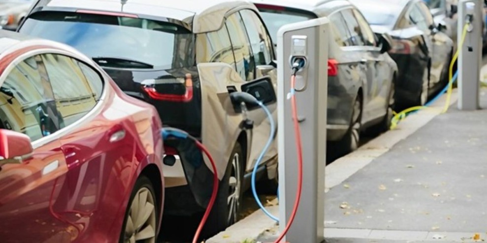 10 Kelebihan dan Kekurangan Mobil Listrik di Indonesia, Wajib Diketahui!