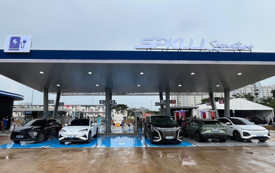 Kolaborasi PLN dan Huawei Hadirkan SPKLU Ultra Cepat Pertama di Indonesia