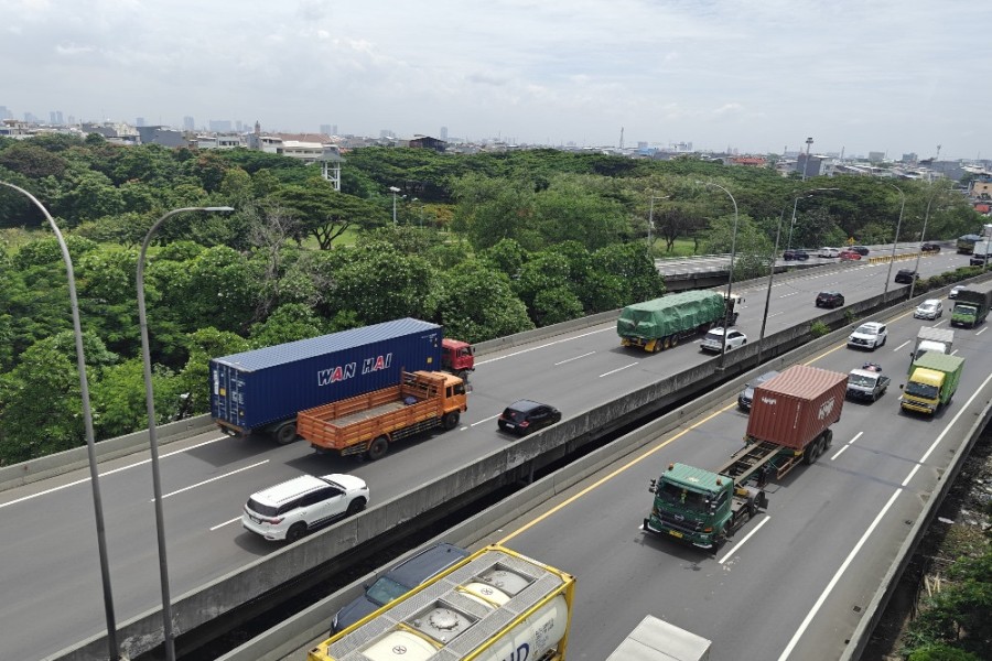 Cek Jadwal Pembatasan Angkutan Barang Natal Tahun Baru 2025