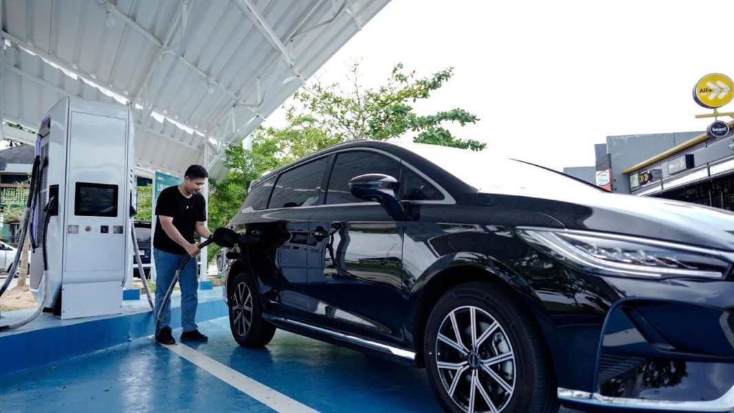 Kendaraan Listrik Meningkat, PLN Jadi Tulang Punggung Energi