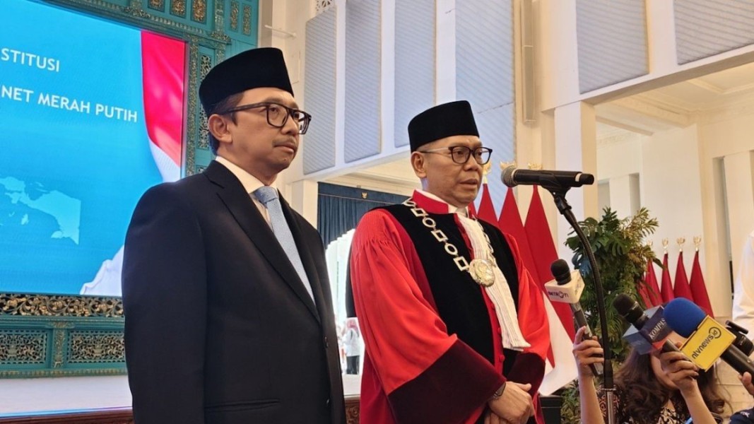 Adies Kadir Resmi Mulai Bertugas sebagai Hakim Konstitusi di MK