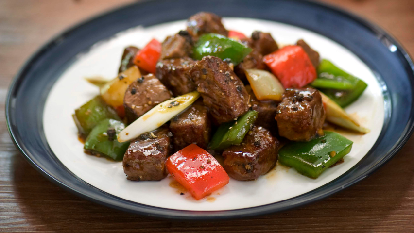 Tips dan Trik Membuat Daging Sapi Saus Lada Hitam Empuk dan Juicy di Rumah