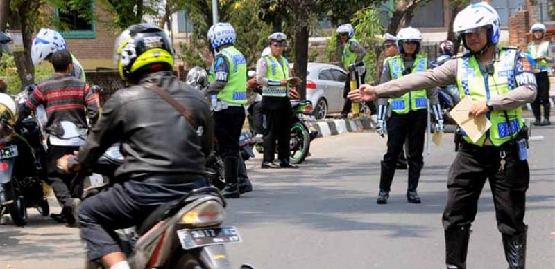 Antisipasi Laka Lantas, Polsek Pasir Penyu Intensifkan Razia Kendaraan untuk Keselamatan Berkendara
